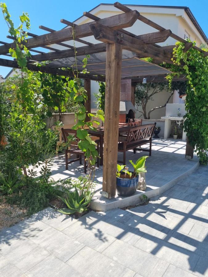 Apartment Emilia Vir
