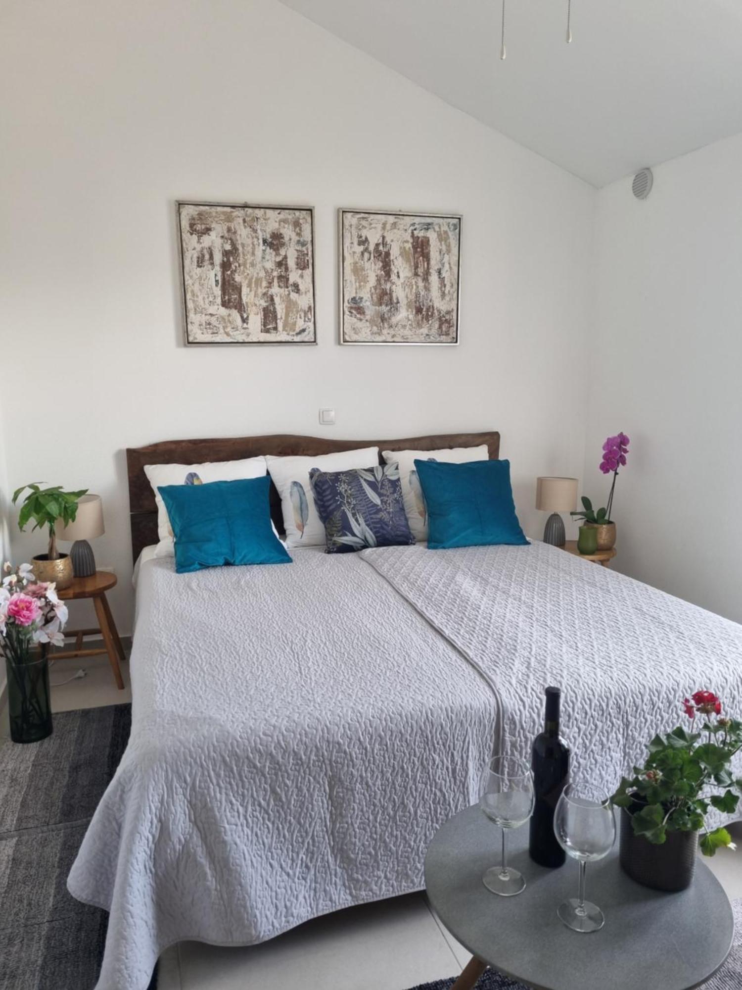 Apartment Emilia *