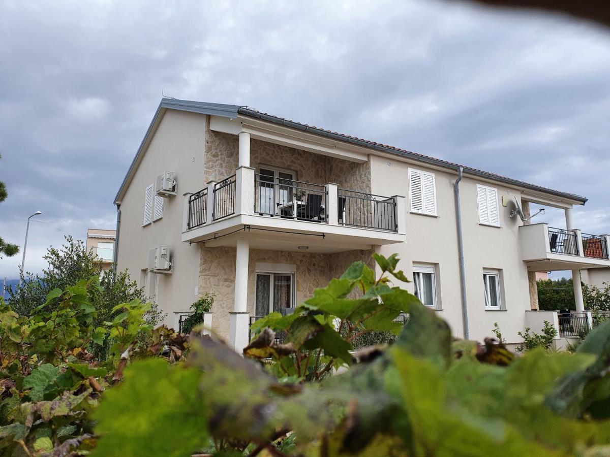Apartment Emilia Vir