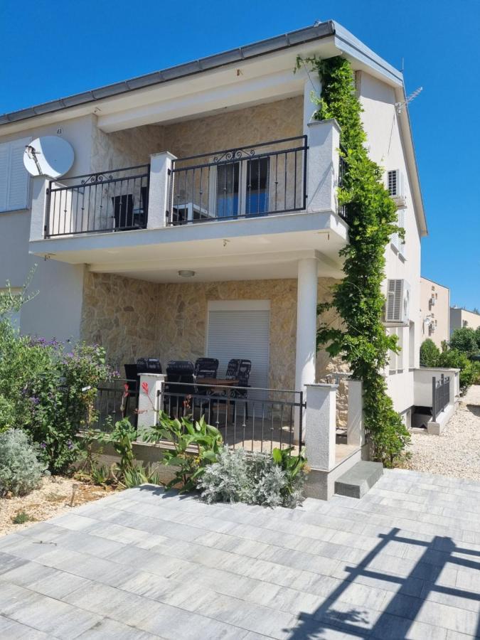 Emilia Apartma