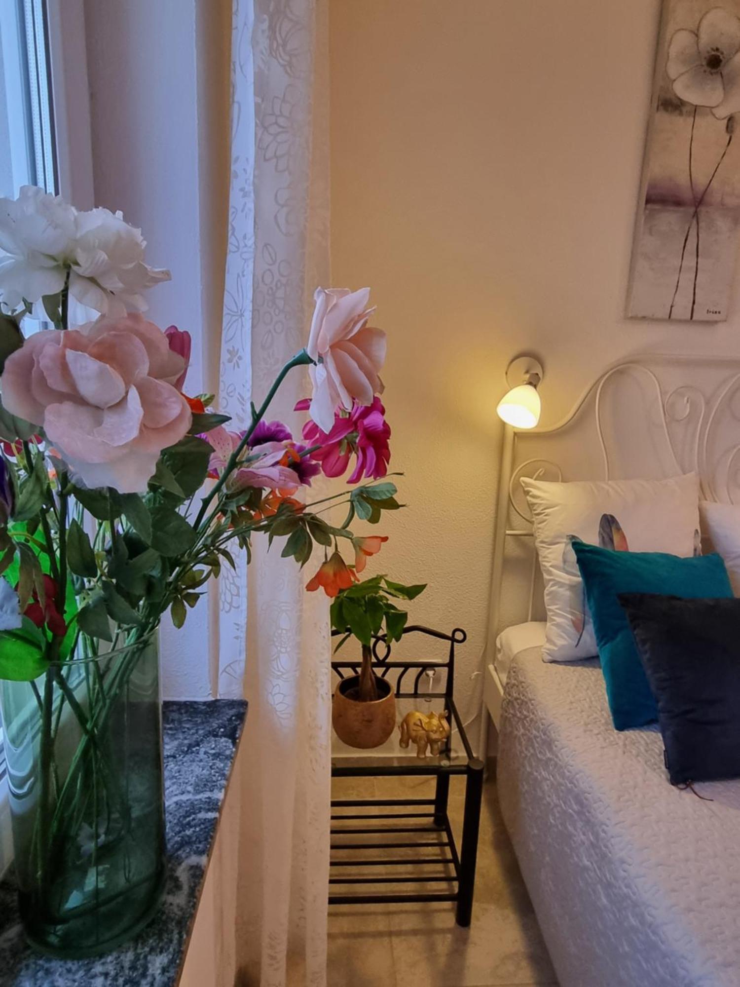 Emilia Apartment *